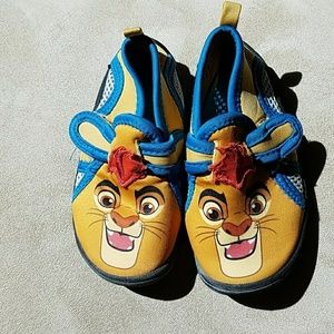 Lion Guard water shoes toddler boy size 7